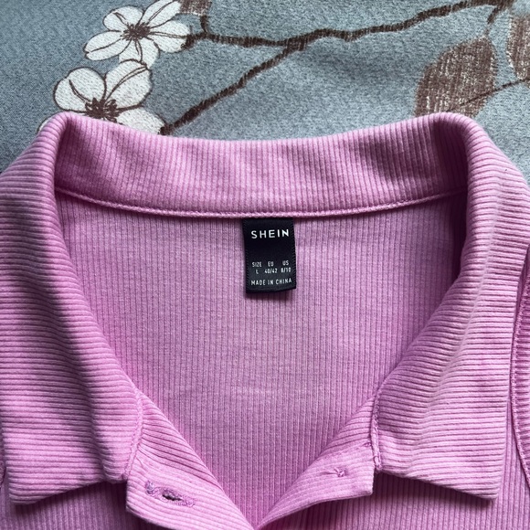 🧜🏻‍♀️3/$15 Collar Crop Top - Picture 2 of 3